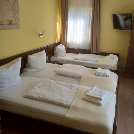 Hotel Wiesbadener Hof Stoccarda Esterno foto