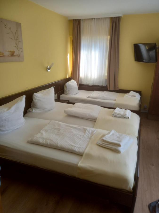 Hotel Wiesbadener Hof Stoccarda Esterno foto